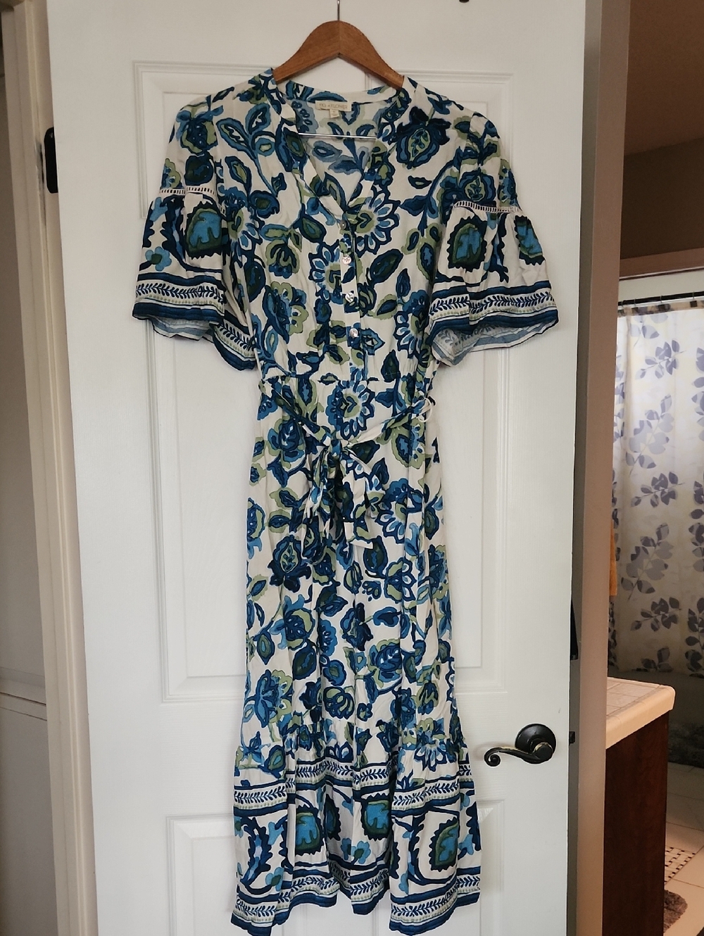 fig and flower Blue & Green Floral Button-Front Maxi Dress